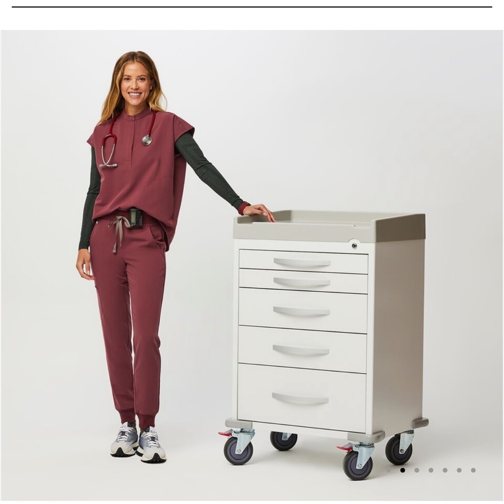 Figs Women's dark cherry Top and bottom